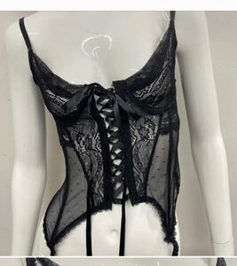 Nwt Widow OMEN GARTER BUSTIER